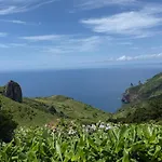 Semesterbostad Moradia Da Fonte Sea View 1 To 6 P Lomba (Flores)