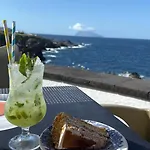 Moradia Da Fonte Sea View 1 To 6 P * Lomba (Flores)