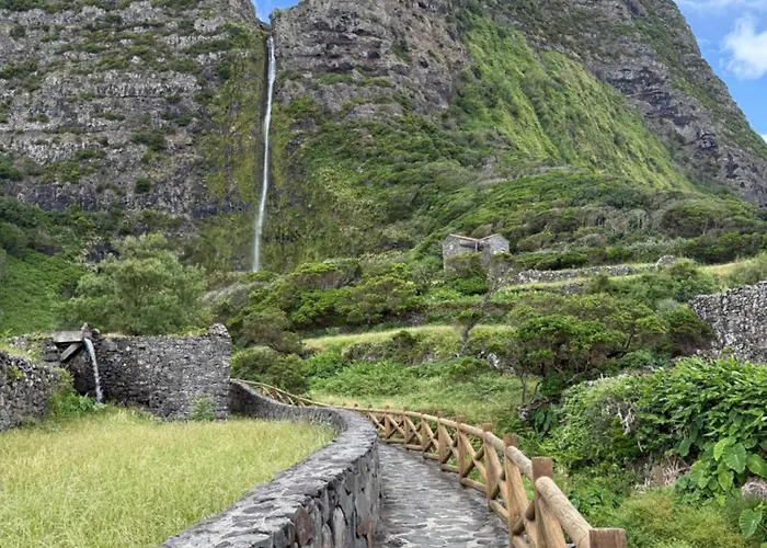 Moradia Da Fonte Sea View 1 To 6 P Lomba (Flores)