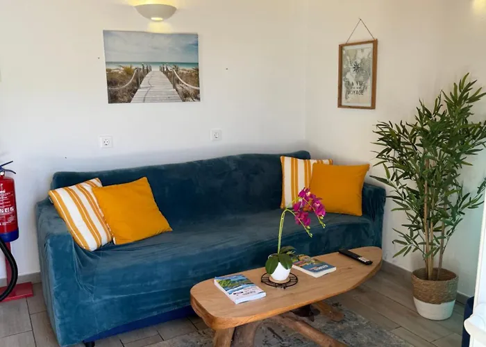 Holiday home Moradia Da Fonte Sea View 1 To 6 P Lomba (Flores)